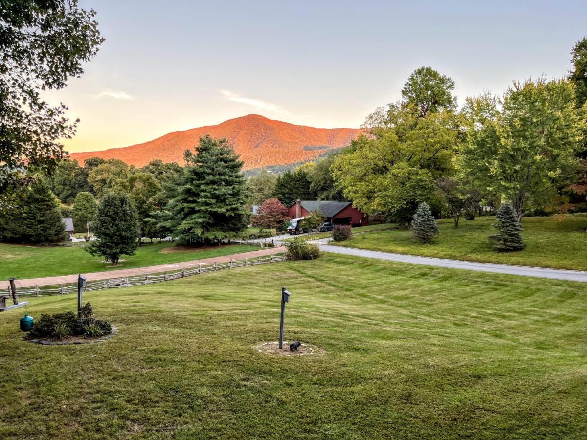 Ole Smoky Bnb - Game Room, Hot Tub, Mtn Views! Pigeon Forge Eksteriør billede