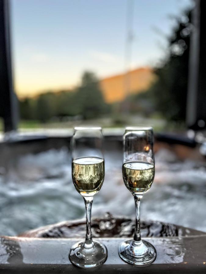 Ole Smoky Bnb - Game Room, Hot Tub, Mtn Views! Pigeon Forge Eksteriør billede